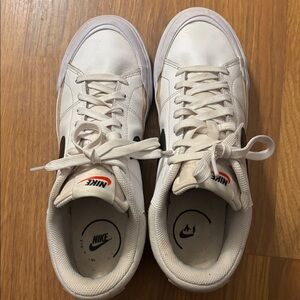 Nike Court Legacy Lift women's platform shoes size 9